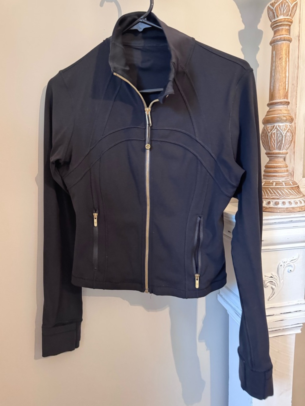 lululemon Define Cropped Jacket - Black/Gold (Size 8)